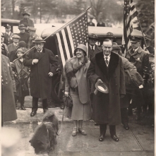 Grace and Calvin Step off Train in Northampton 3-5-1929 001