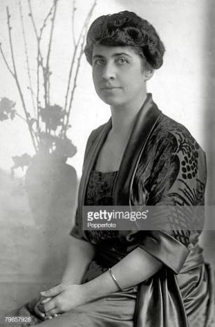 Politics, Personalities, USA, pic: circa 1925, Mrs Grace Coolidge, the First Lady to Calvin Coolidge, Calvin Coolidge (1872-1933) became the 30th President of the United States 1923-1929 (Photo by Popperfoto/Getty Images)