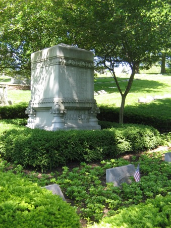 The Benjamin Harrison tomb,, flanked by First Lady Caroline and second wife, Mary. Crown Hill Cemetery, Indianapolis.